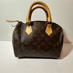 Louis Vuitton Speedy